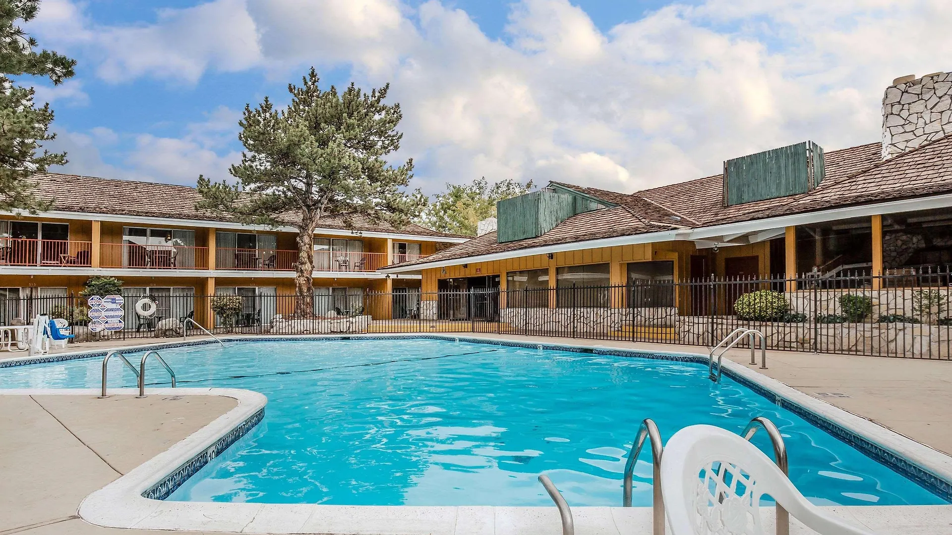 Econo Lodge Near Reno-Sparks Convention Center  Reno